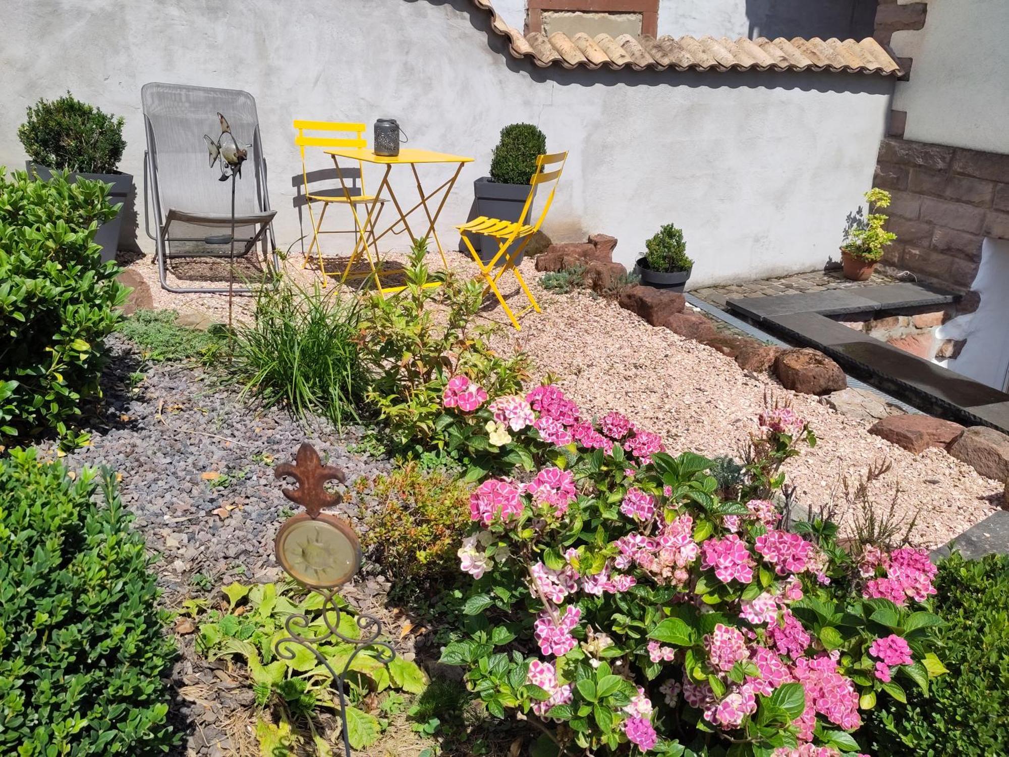Casa Viva - Separate, Ruhig Gelegene Wohnung Quierschied Esterno foto